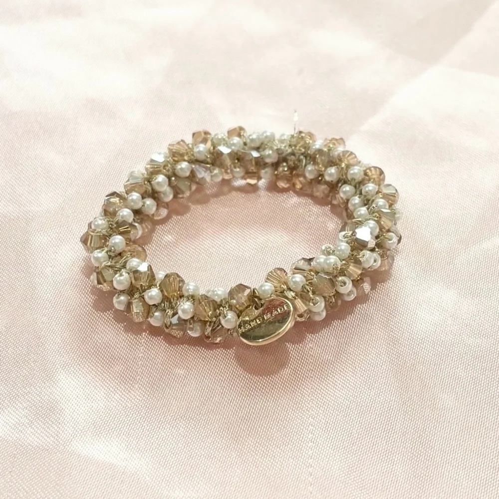 5/$15 🩷 MUST BUNDLE Vintage Elegant Beaded Hair Accessory in White and Gold